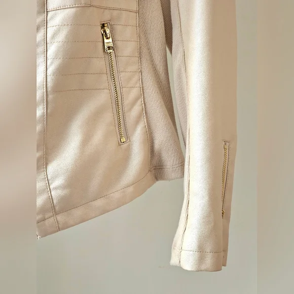 Chic Beige Leather Jacket for Women - Picture 6 of 8